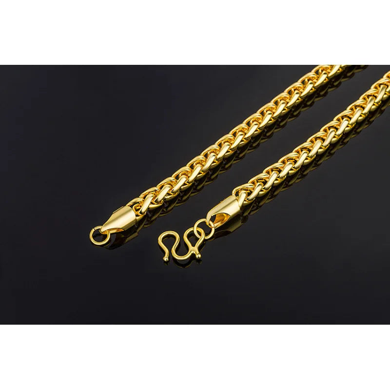 A 24K gold plated chain necklace, suitable for men. A fashionable piece. A jewelry set gift suitable for wearing at parties and