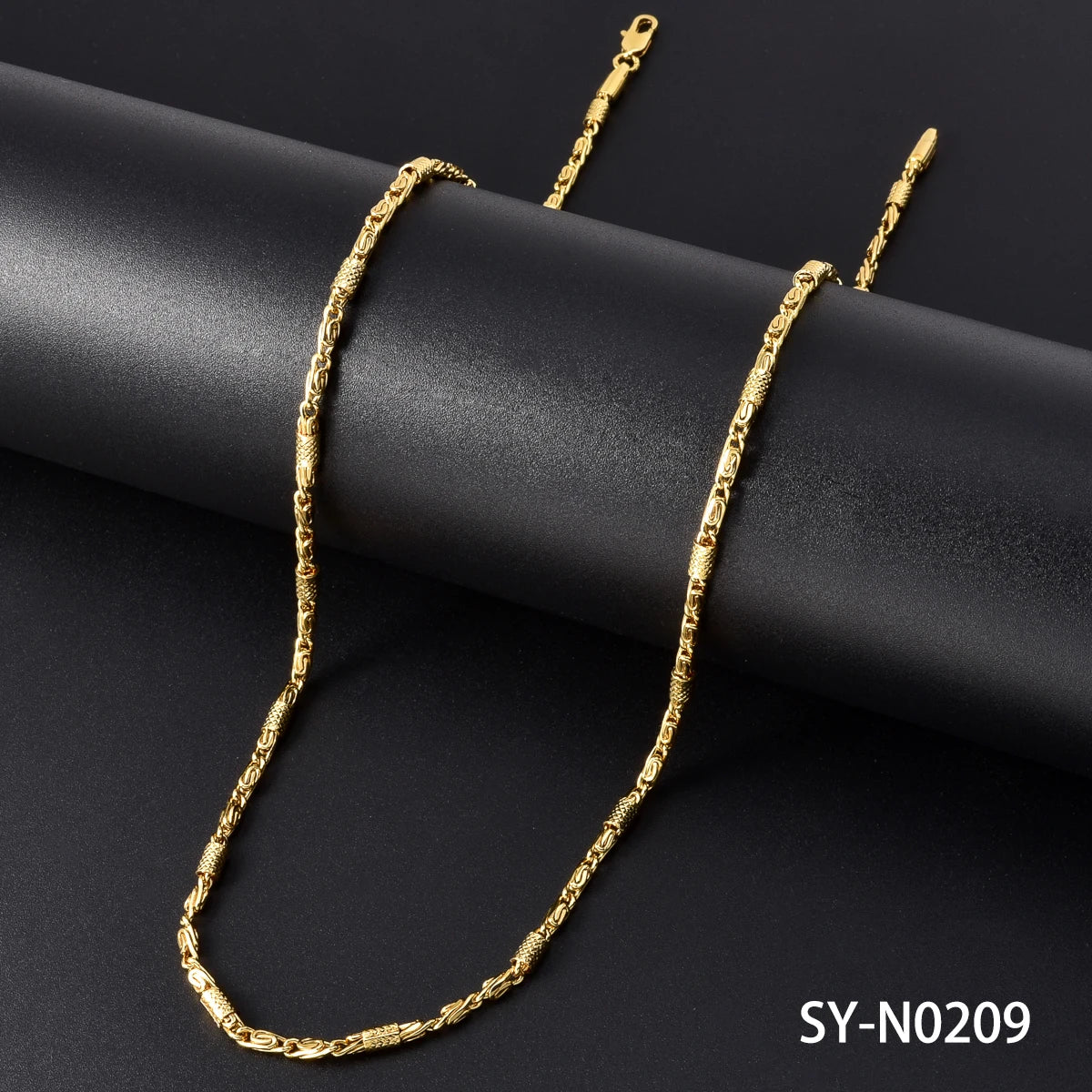 Trendy 18K Gold Plated Chain Necklace for Men Women Luxury Thick Cuban Link Jewelry Textured Design Statement Gift