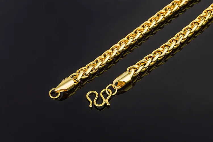 A 24K gold plated chain necklace, suitable for men. A fashionable piece. A jewelry set gift suitable for wearing at parties and