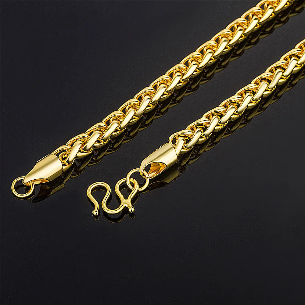 A 24K gold plated chain necklace, suitable for men. A fashionable piece. A jewelry set gift suitable for wearing at parties and