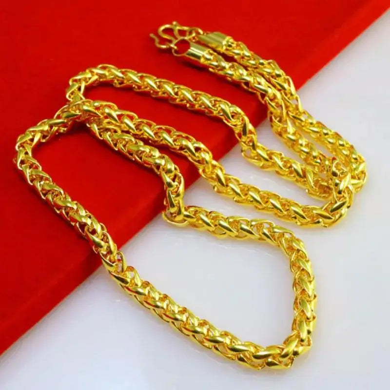 A 24K gold plated chain necklace, suitable for men. A fashionable piece. A jewelry set gift suitable for wearing at parties and