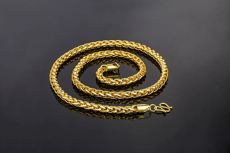 A 24K gold plated chain necklace, suitable for men. A fashionable piece. A jewelry set gift suitable for wearing at parties and