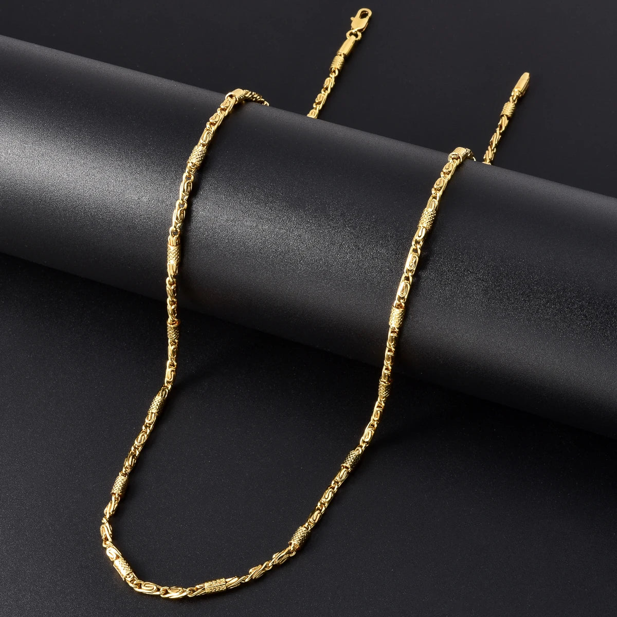 Trendy 18K Gold Plated Chain Necklace for Men Women Luxury Thick Cuban Link Jewelry Textured Design Statement Gift