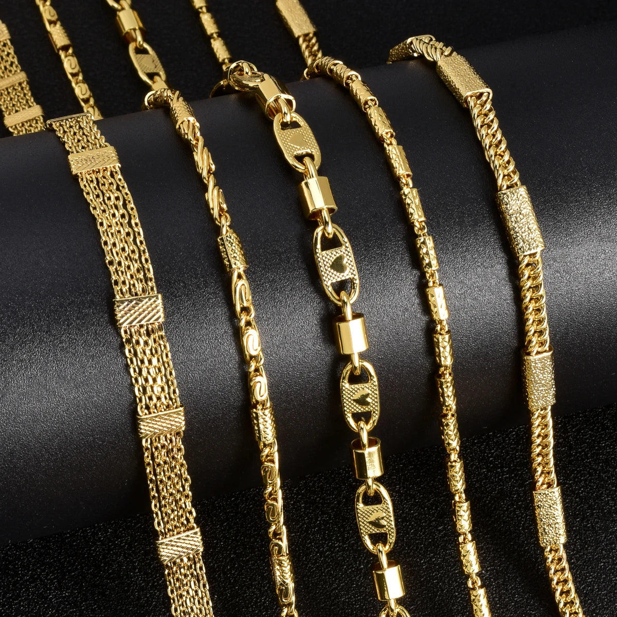 Trendy 18K Gold Plated Chain Necklace for Men Women Luxury Thick Cuban Link Jewelry Textured Design Statement Gift