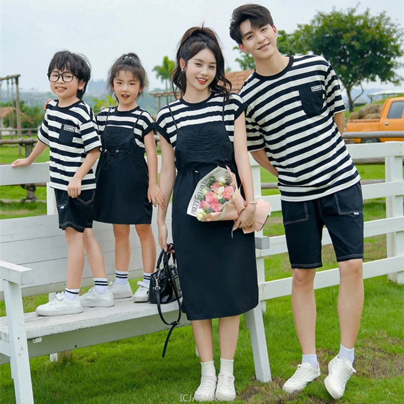 Dress 2025 Woman Family Couple Matching Clothes Parent-child Shirt Sibling Brother Sister Outfits Mom Daughter Dress Dad Son T